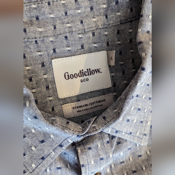 Goodfellow & Co- Chambray Shirt - White/Blue Stitch Pattern - Men's XL - Picture 2 of 4